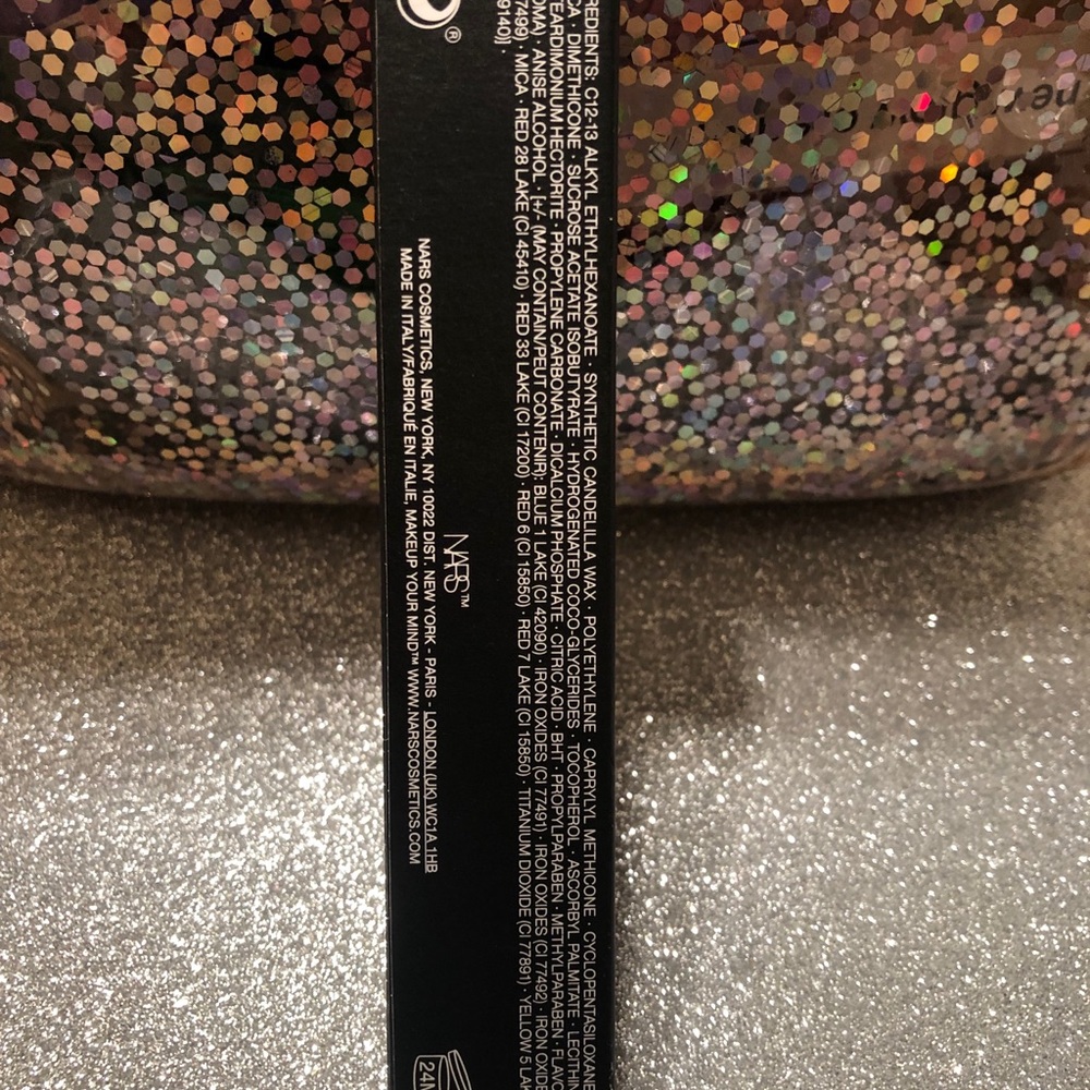 BNIB! NARS Velvet Matte Lip Pencil Famous Red 2489 - Picture 7 of 8